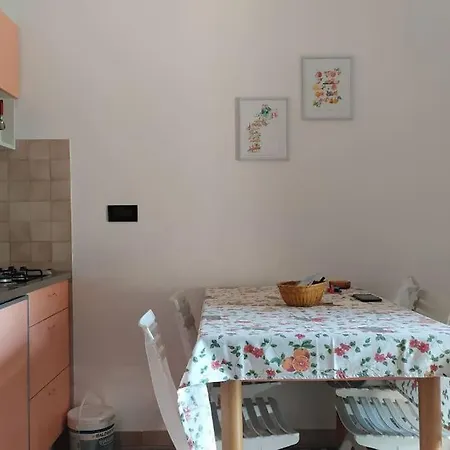 Nisportino, Elba. Bilocale Con Patio Vista Mare. Casa vacanze Casale Gastagno