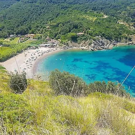 Nisportino, Elba. Bilocale Con Patio Vista Mare.