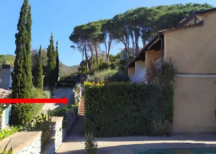 Nisportino, Elba. Bilocale Con Patio Vista Mare.