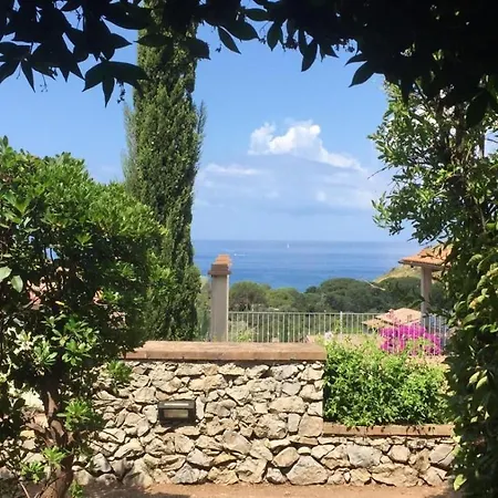 Nisportino, Elba. Bilocale Con Patio Vista Mare. Casale Gastagno
