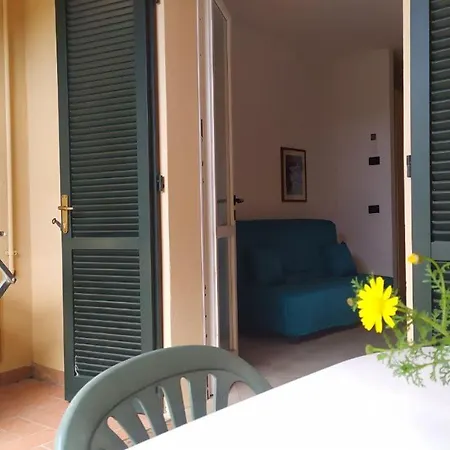 Nisportino, Elba. Bilocale Con Patio Vista Mare. Vakantiehuis Casale Gastagno