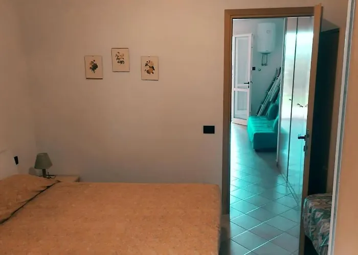 Nisportino, Elba. Bilocale Con Patio Vista Mare.