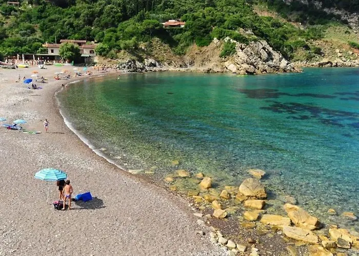 Nisportino, Elba. Bilocale Con Patio Vista Mare. Casale Gastagno